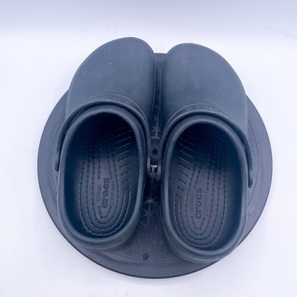Crocs Black Bistro clogs slip resistant closed toe Mens 6 Women’s 8 - Picture 8 of 9